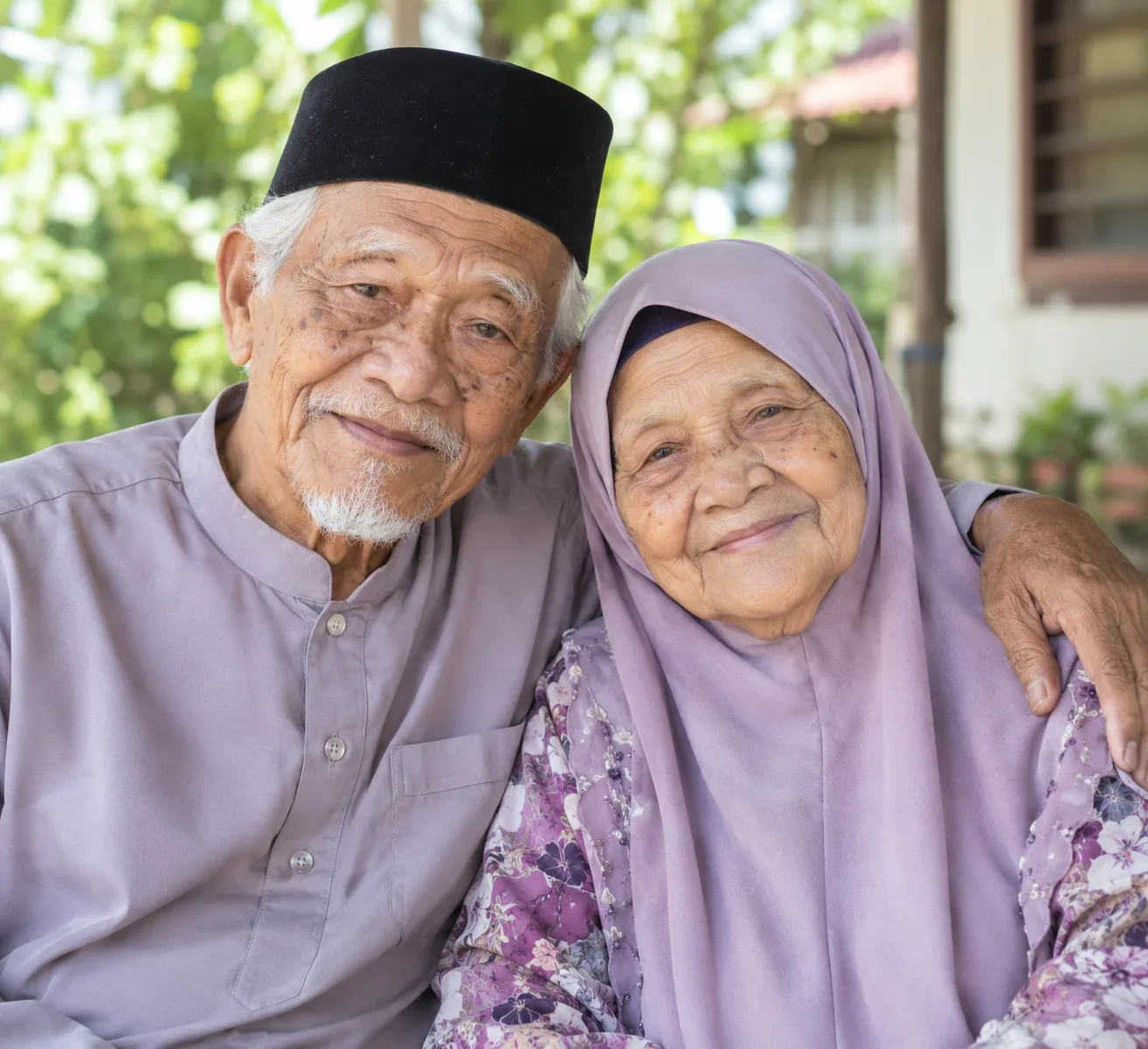 Panjang umur seperti Tun Dr Mahathir dan Tun Dr Hasmah: Sudahkah kita bersedia menjadi tua?