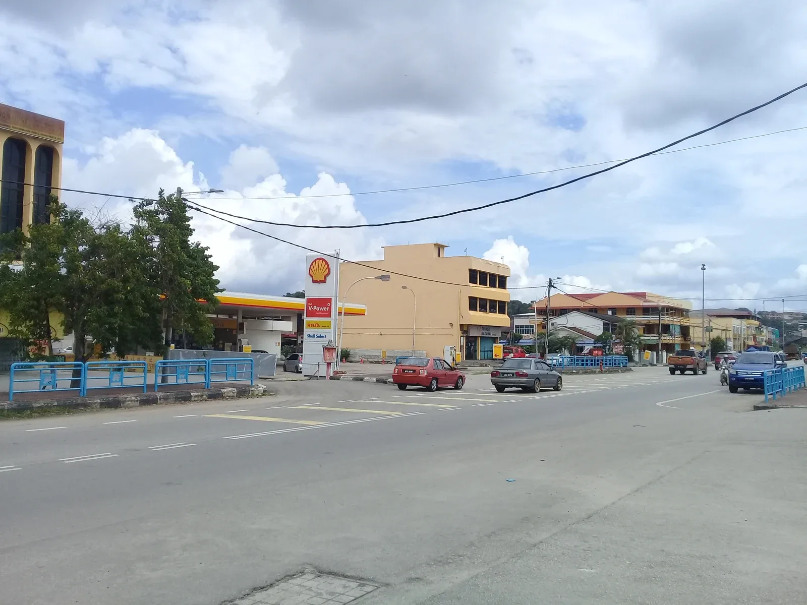Stesen minyak di Pagoh, Johor dalam foto arkib 18 November 2021. Foto Wiki Farazi/Wikimedia Commons