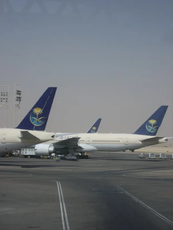 Foto arkib pesawat Saudi Arabian Airlines di lapangan terbang Riyadh