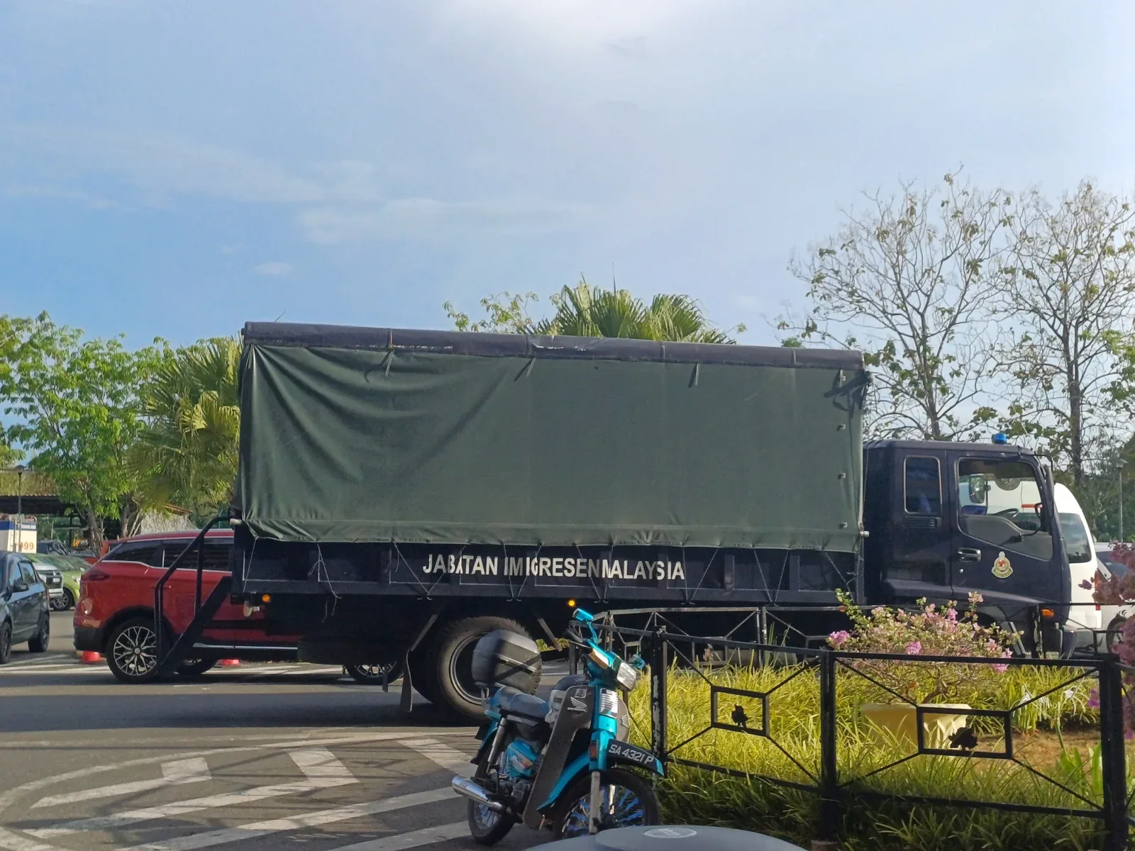45,597 warga asing dihantar pulang dalam sembilan bulan, kesesakan depoh berkurang